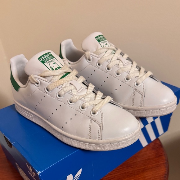 Adidas Stan Smith Women’s - Picture 1 of 4